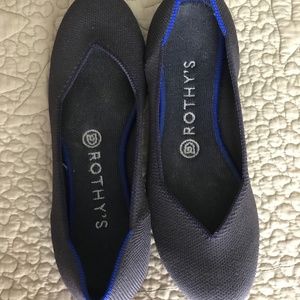 Rothys size 7 rounded toe flats navy blue shoes